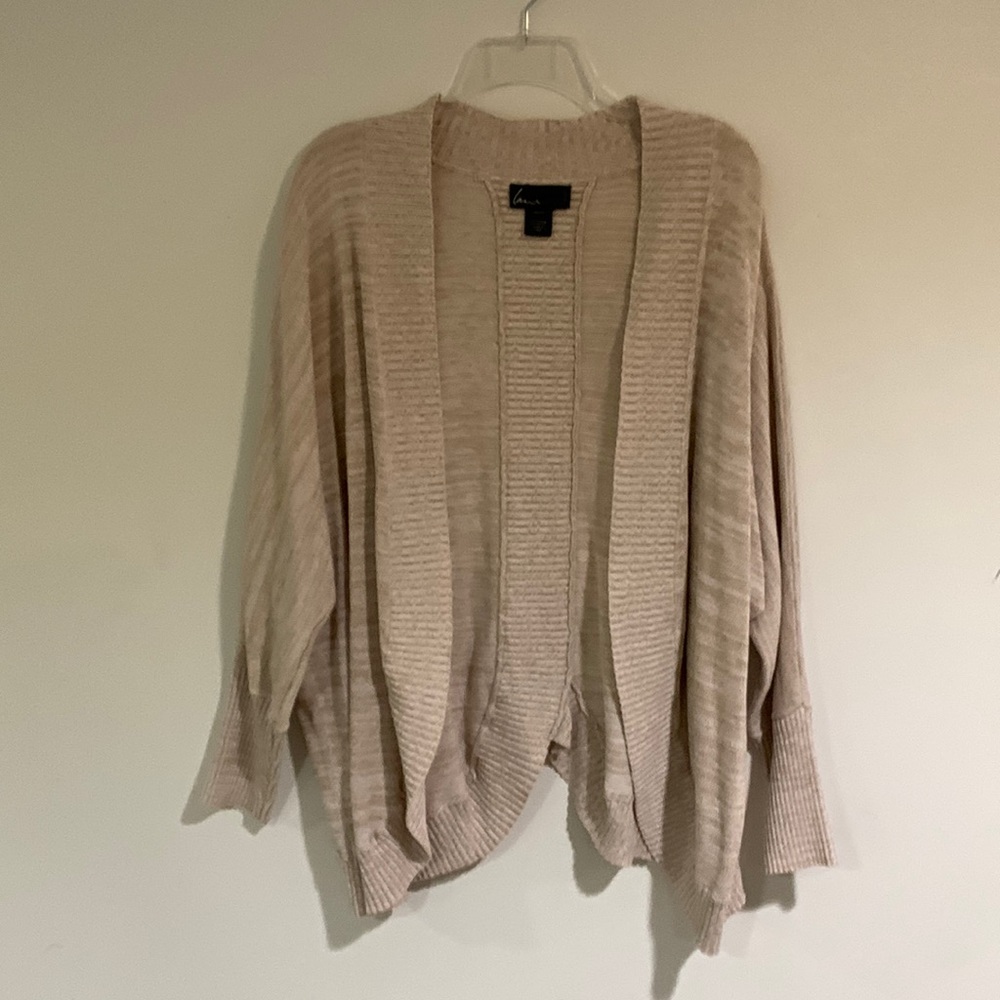 Lane Bryant Women’s Cream/Tan Tulip hem cardigan, long sleeve, size 26/28
